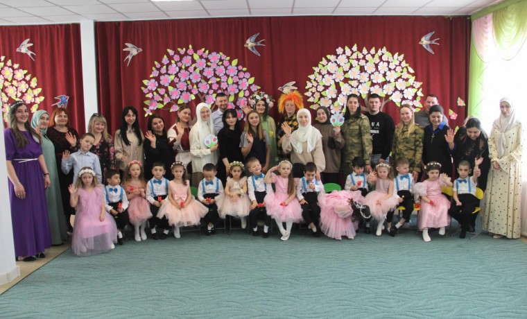 В дошкольных учреждениях грозненского соединения Росгвардии отметили Международный женский день