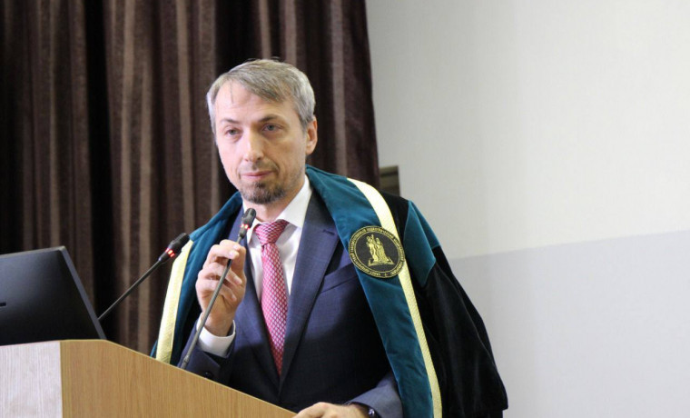 Эльхан Сулейманов стал почётным профессором Педиатрического университета