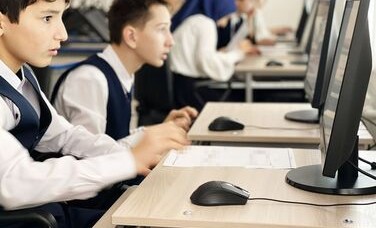 В Грозном ученики приняли участие во Всероссийской онлайн-олимпиаде «Безопасный интернет»