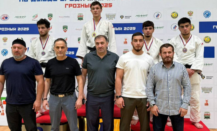 В Грозном завершился чемпионат СКФО по дзюдо среди мужчин
