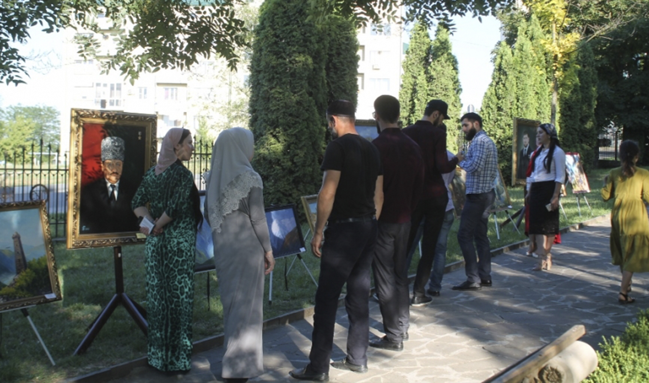 Галерея им.Ахмата-Хаджи Кадырова провела передвижную выставку картин «Операция «Багратион»