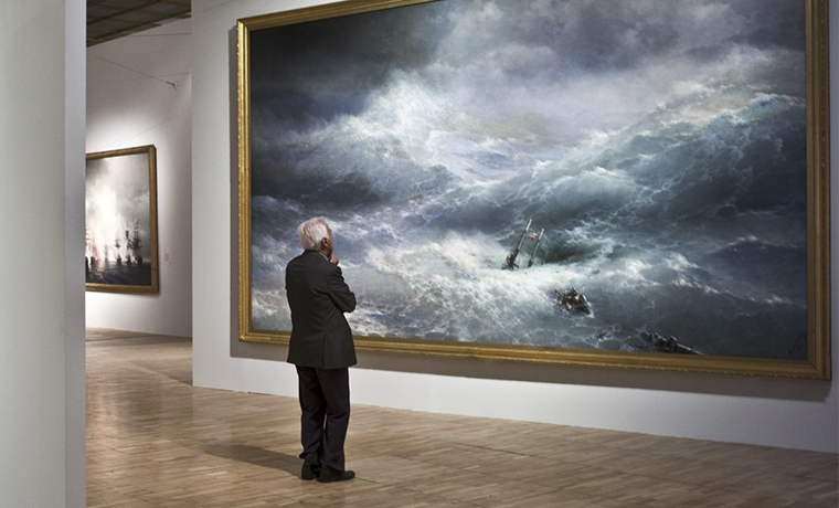 В Грозном открылась художественная выставка «Айвазовский. К 200-летию»