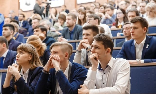 Минобрнауки РФ: Студенты смогут сохранить свое бюджетное место при переводе в другой вуз
