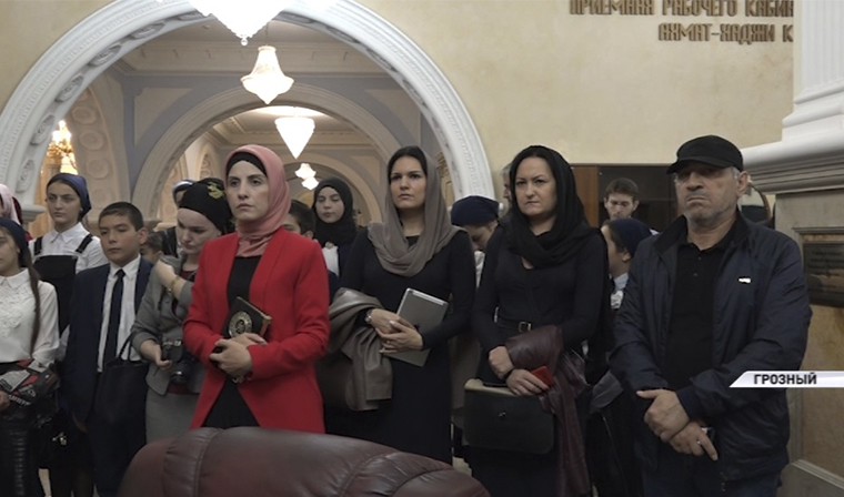 Альви Каримов провел экскурсию по музею имени Ахмата-Хаджи Кадырова в Грозном