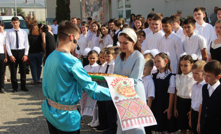 В грозненской школе Росгвардии прошли торжественные мероприятия, посвящённые Дню знаний