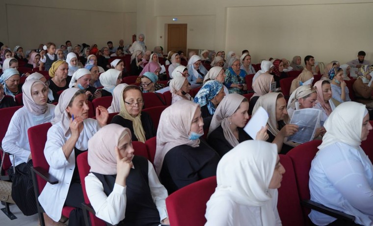 В Грозном стартовали курсы повышения квалификации для учителей учебных заведений