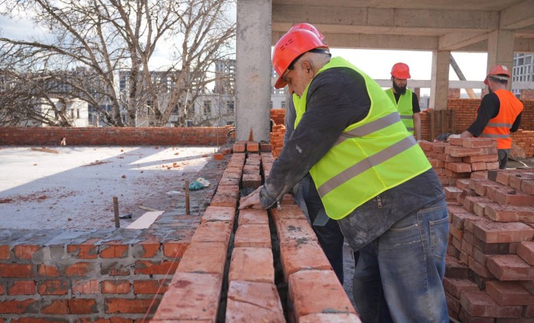 В Путинском районе Грозного строится современный детский сад