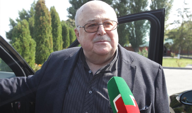 В Грозный прибыл Александр Калягин 