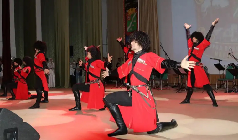 Чеченские ансамбли приняли участие в праздновании Дня города Наро-Фоминcка