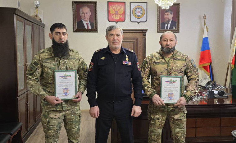 Сотрудников ОМОН «Ахмат-1» наградили за взаимодействие с МВД на транспорте в Грозном