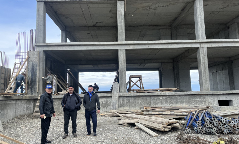 В Ачхой-Мартане началось строительство многоквартирного дома на 80 квартир