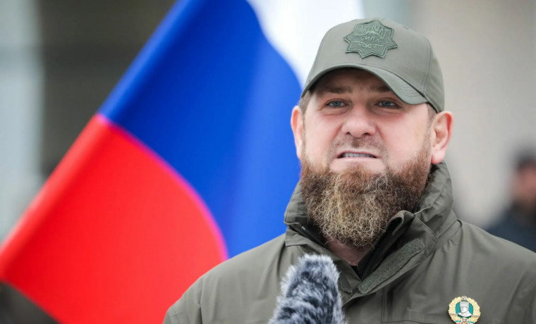 Рамзан Кадыров: Сегодня наша страна отмечает День Государственного флага России