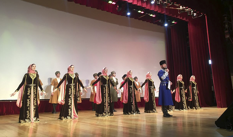 Артисты ансамбля &quot;Нохчо&quot; впервые выступили с сольным концертом в Южной Осетии